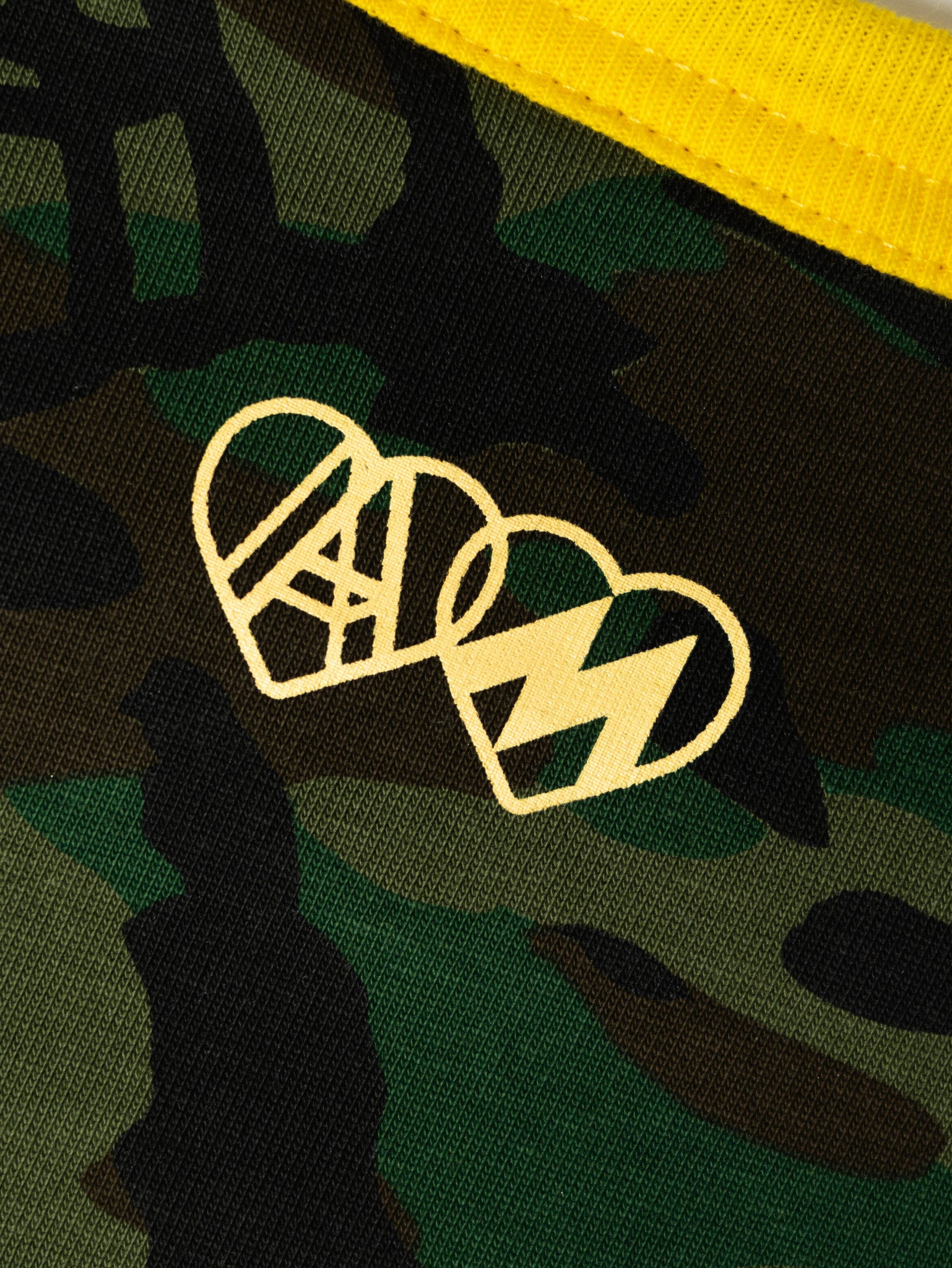 TELETEXT KAOMOJI CAMO RINGER TEE