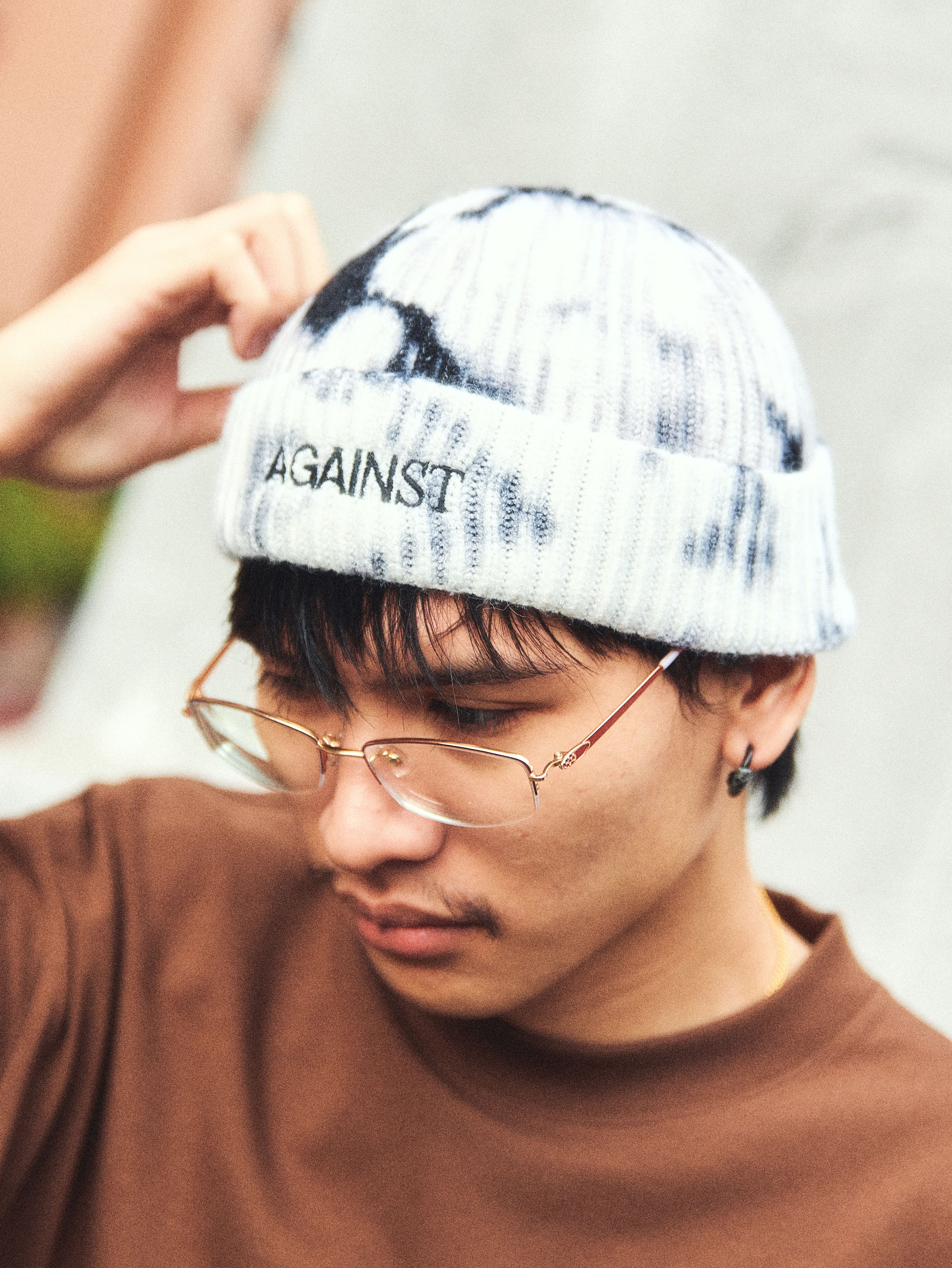 TIE DYE LOGO SHORT BEANIE – AGAINST LAB display picture 1