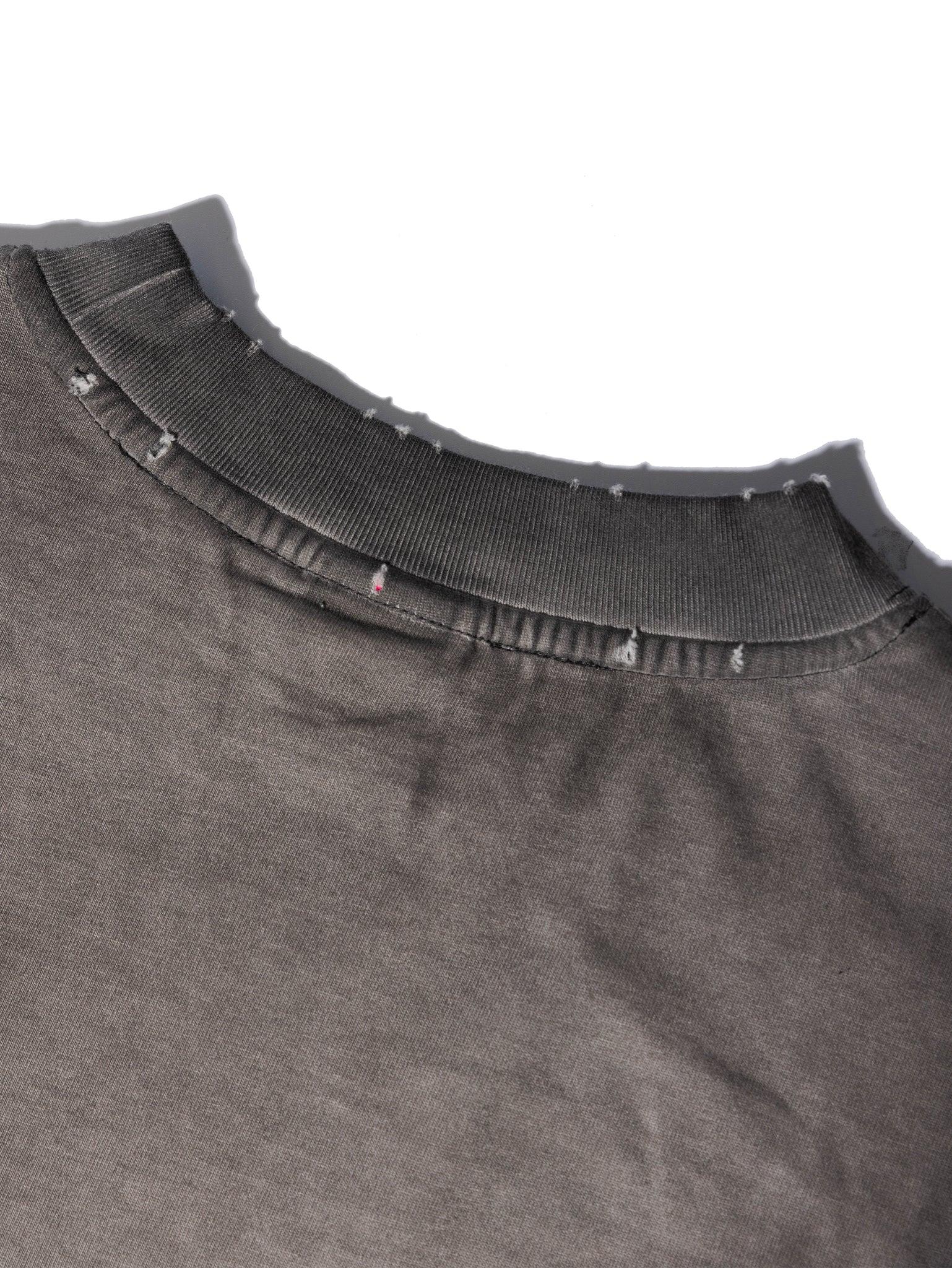 DISTRESSED STAFF TEE GREY