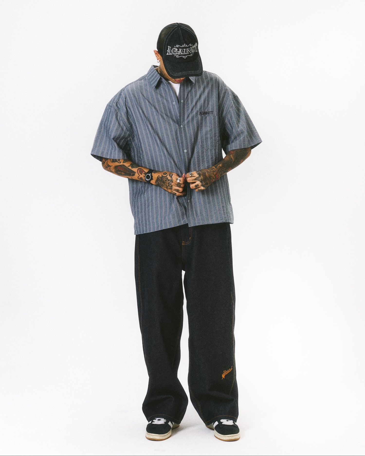 yonfa boxy slit shirt gray stripe 大変美品 バックスタイルもお洒落に『ストライプ柄』前後ボタンデザインシャツ