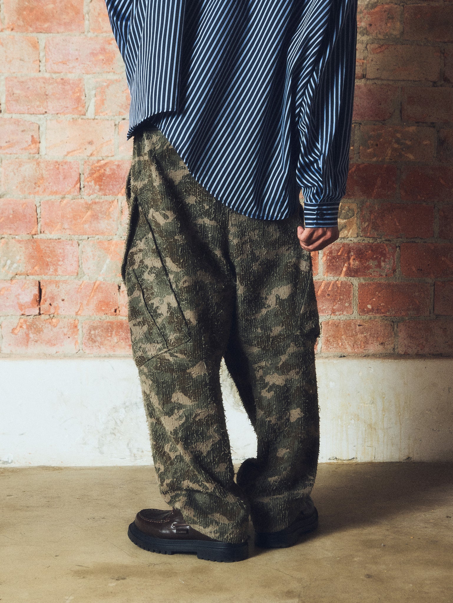 abp. CARGO BIGGIE PANT DISTRESSED CAMO