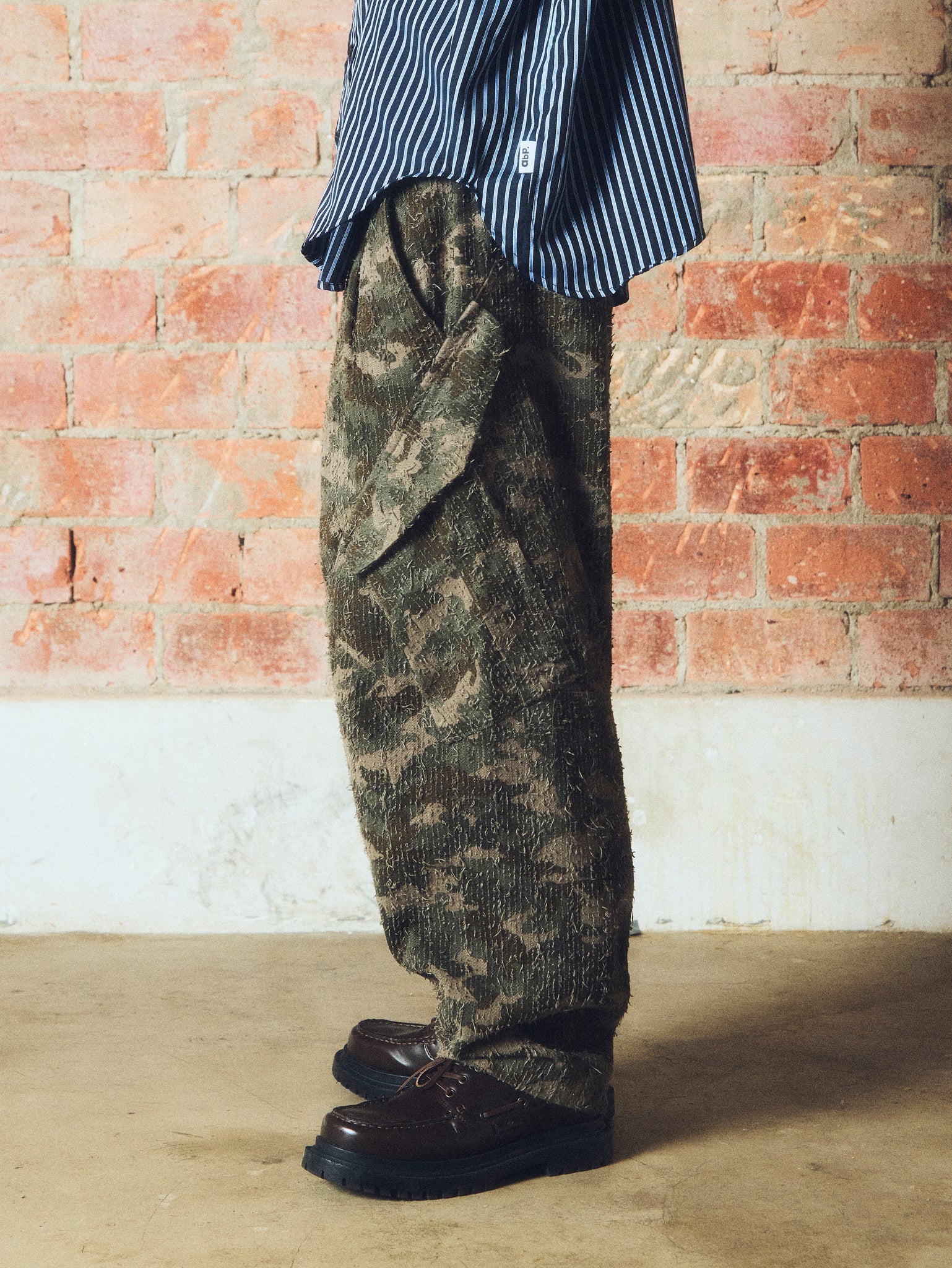 abp. CARGO BIGGIE PANT DISTRESSED CAMO