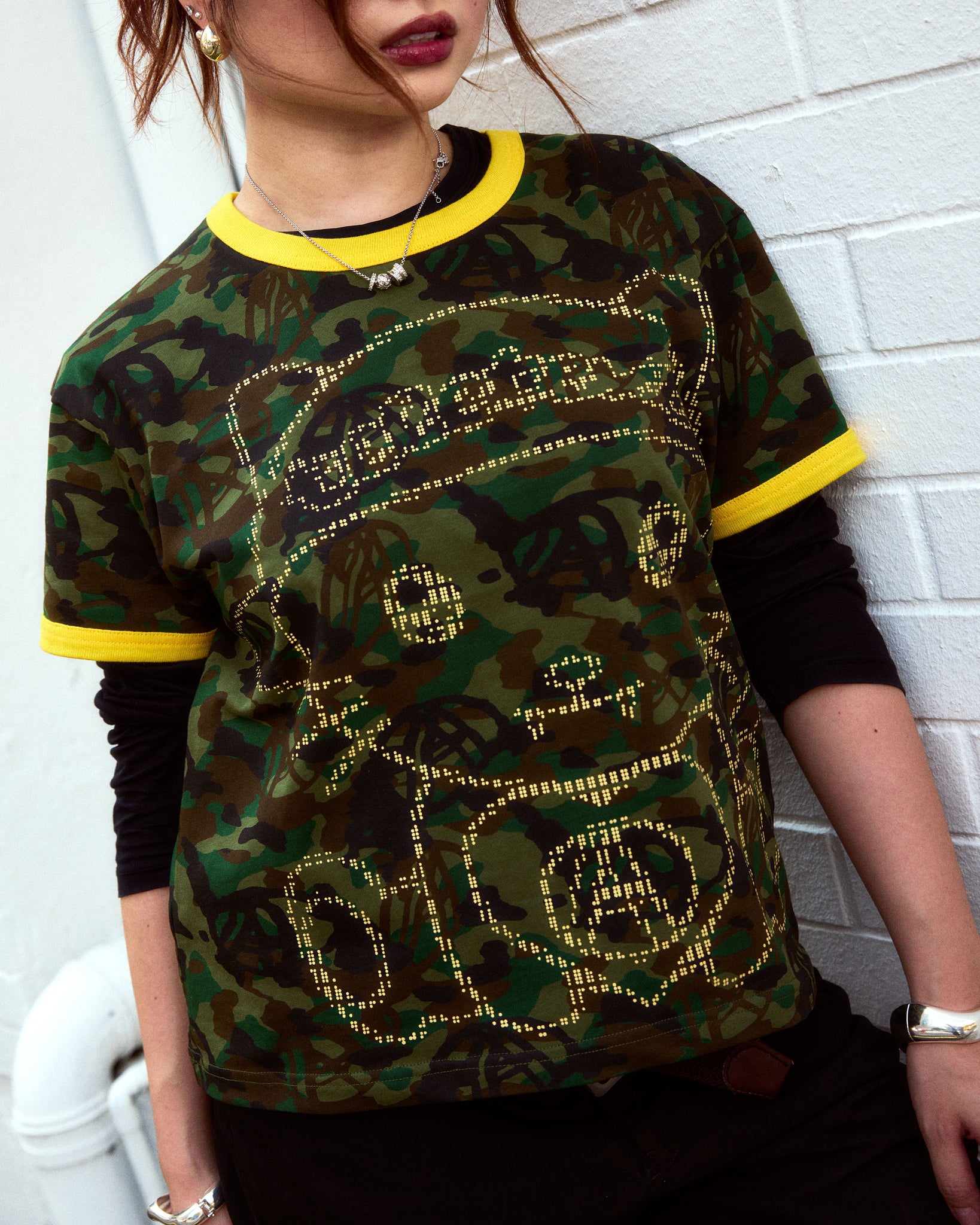 TELETEXT KAOMOJI CAMO RINGER TEE
